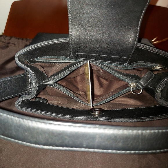 Elegant Coach Mercer Handbag - Picture 7 of 13